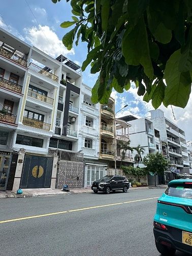 Bán nhà mặt tiền vị trí đẹp đoạn sầm uất Nguyễn Văn Luông buôn bán đôn