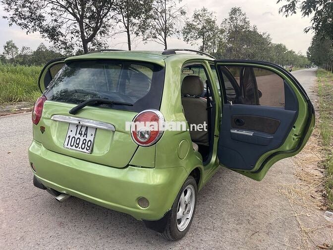 Chevrolet Spark Xanh lá 5 chỗ