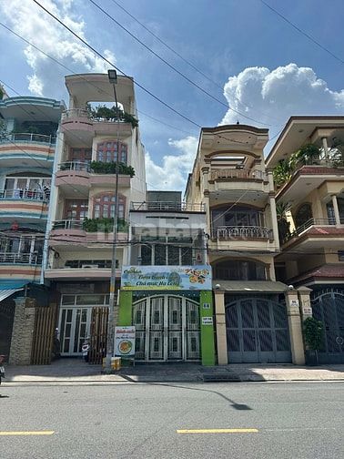 Bán nhà mặt tiền vị trí đẹp đoạn sầm uất Nguyễn Văn Luông buôn bán đôn