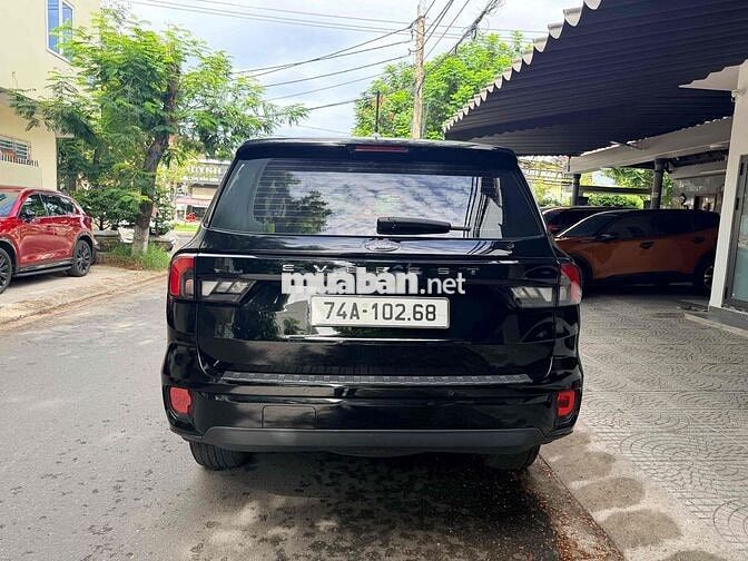 Ford Everest 2024 SUV Đen