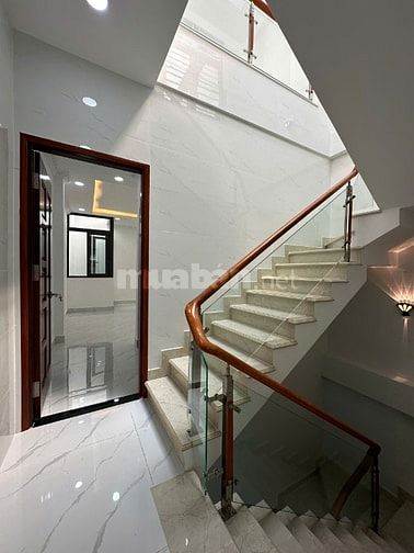 Bán nhà mặt tiền vị trí đẹp đoạn sầm uất Nguyễn Văn Luông buôn bán đôn