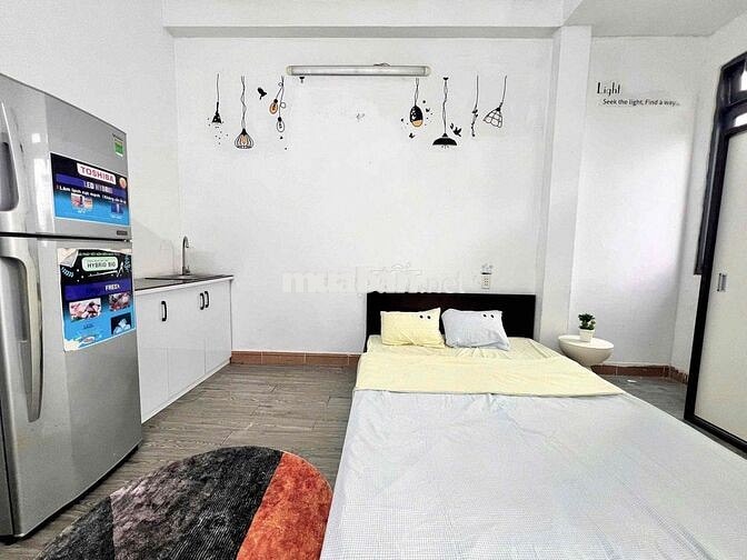 CĂN HỘ DỊCH VỤ ĐẦY ĐÙ NỘI THẤT, BAN CÔNG GẦN EMART PHAN HUY ÍCH