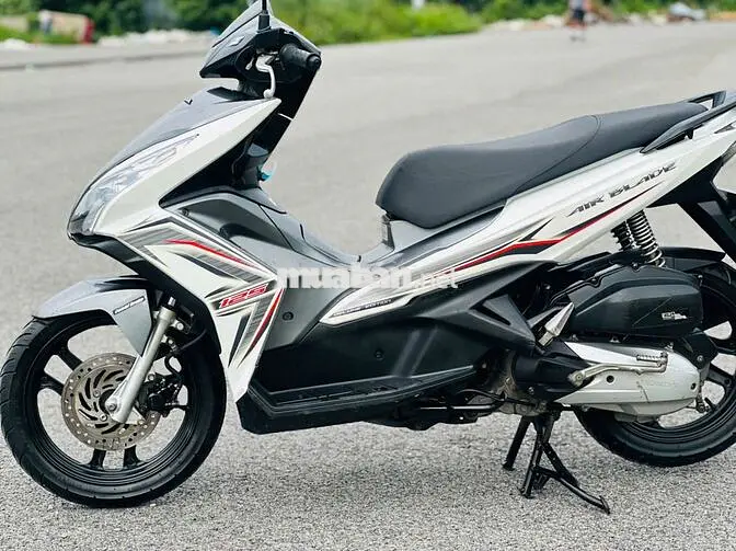 Honda Air Blade 125 Trắng, Xám máy nguyên xe đẹp