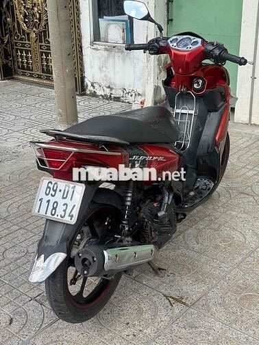 Yamaha Novo 4 Tự động Đỏ đen
