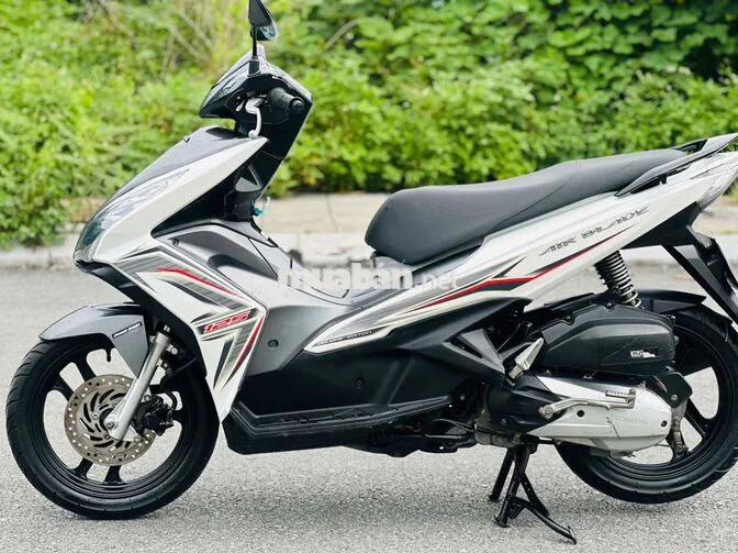Honda Air Blade 125 Trắng, Xám máy nguyên xe đẹp