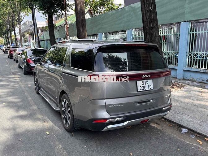 cần bán Kia carival 7 chổ full dầu xe gia Đình