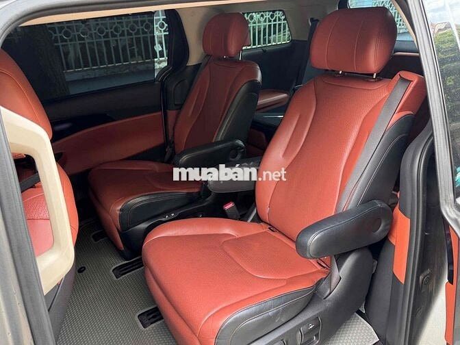cần bán Kia carival 7 chổ full dầu xe gia Đình