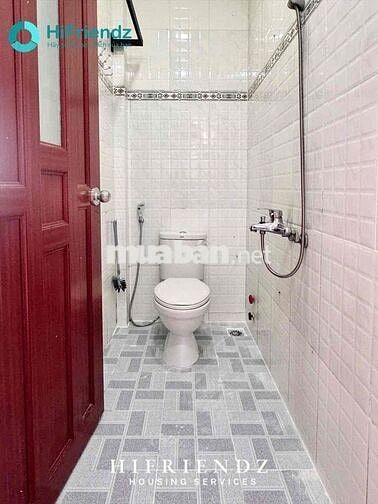trống sẵn phòng gác Full Nội thất máy giặt riêng , Trần Hưng Đao Q5