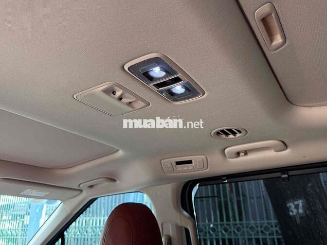 cần bán Kia carival 7 chổ full dầu xe gia Đình