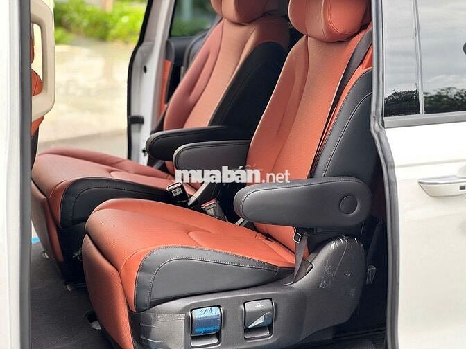 Kia Carnival Signature 2026 Trắng 7 chỗ