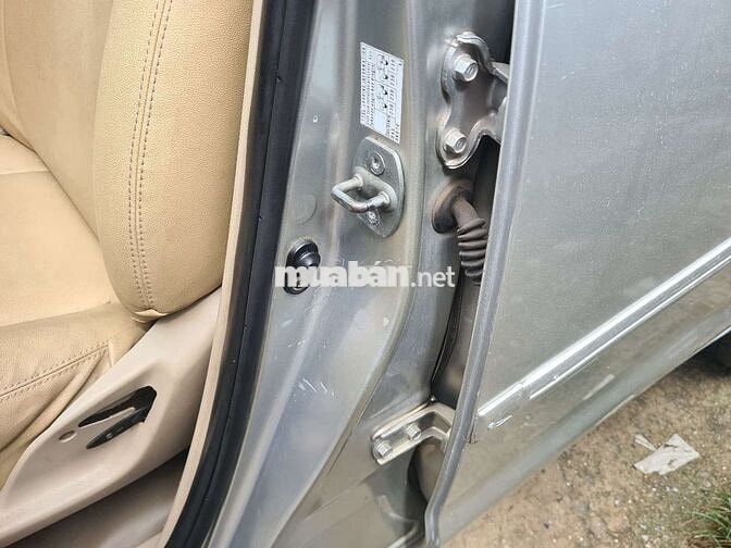 Toyota Innova G 2006 Bạc