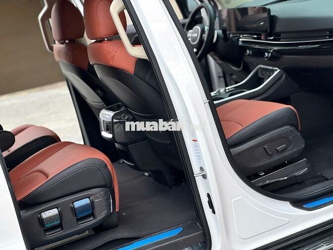 Kia Carnival Signature 2026 Trắng 7 chỗ