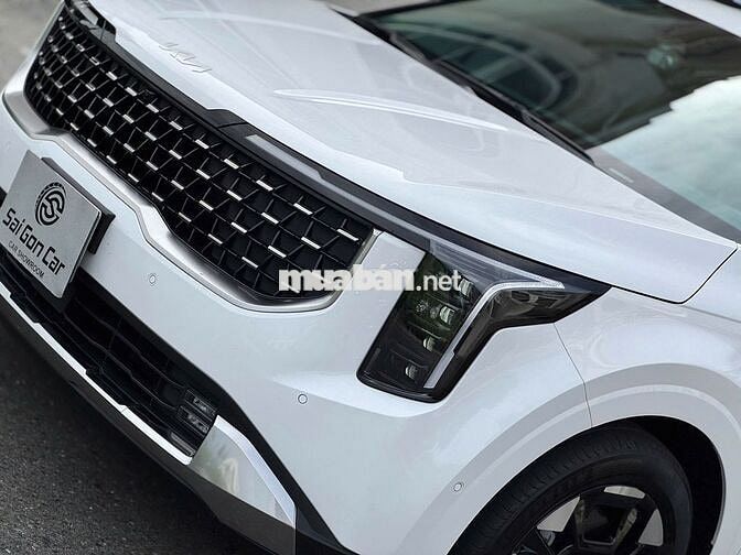 Kia Carnival Signature 2026 Trắng 7 chỗ