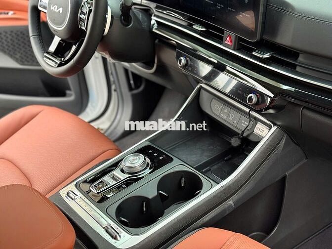 Kia Carnival Signature 2026 Trắng 7 chỗ