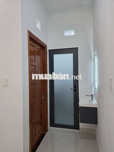 Ban nhà đường Bùi Dương lịch phường Minh Tân, Thành phố Hồ Chí Minh.