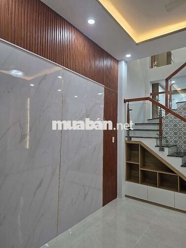 Ban nhà đường Bùi Dương lịch phường Minh Tân, Thành phố Hồ Chí Minh.