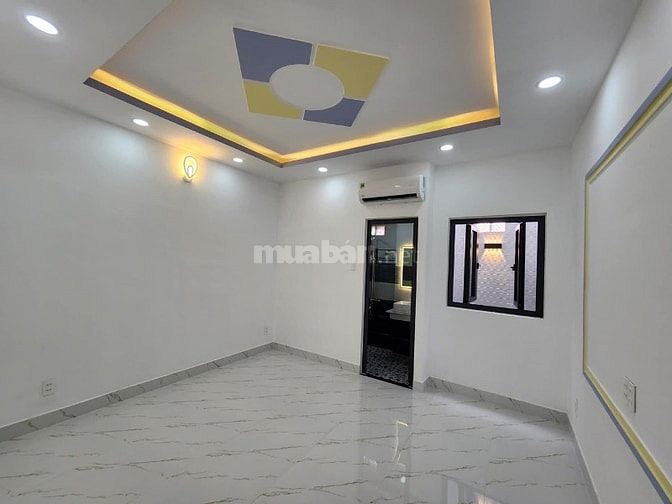 Nhà mới xây hiện đại, 3 lầu, 4 phòng ngủ