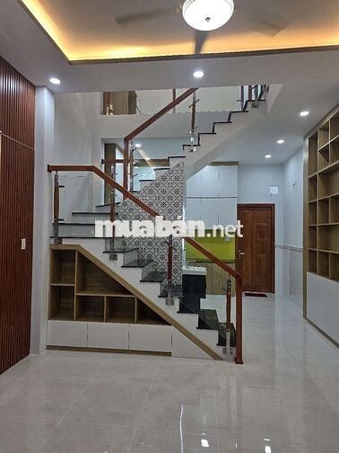 Ban nhà đường Bùi Dương lịch phường Minh Tân, Thành phố Hồ Chí Minh.