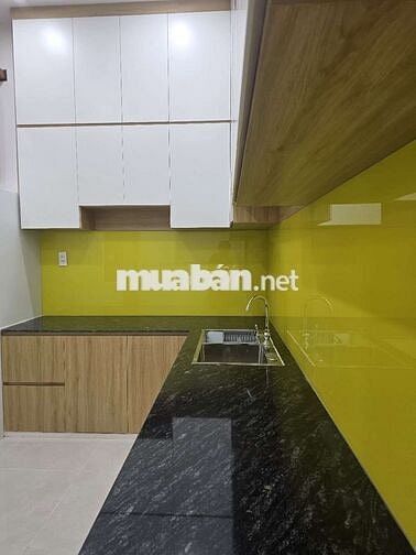 Ban nhà đường Bùi Dương lịch phường Minh Tân, Thành phố Hồ Chí Minh.