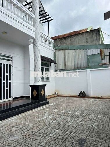 Cho thuê nhà mái thái 4pn nhánh dx006 Phú Mỹ gần kcn đại đăng 