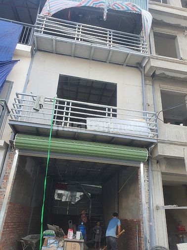 Cho thuê nhà mặt phố Lĩnh Nam, 35m2, 3 tầng, MT 5m, giá 35 triệu