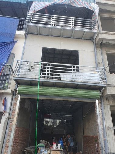 Cho thuê nhà mặt phố Lĩnh Nam, 35m2, 3 tầng, MT 5m, giá 35 triệu