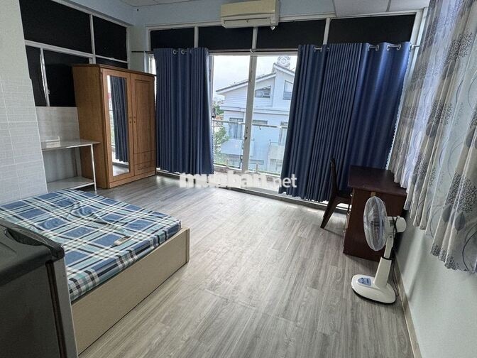 Phòng Bình Lợi, full nội thất, có ban công lớn, gần ĐH Văn Lang