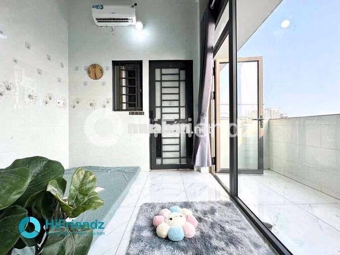 STUDIO BAN CÔNG LỚN, SẴN NỘI THẤT CƠ BẢN QUA ĐẠI HỌC VĂN HIẾN 5P ĐI XE