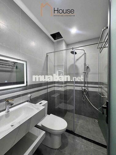 CĂN HỘ STUDIO FULL NỘI THẤT - NGAY VÒNG XOAY LĂNG CHA CẢ - BAN CÔNG TH