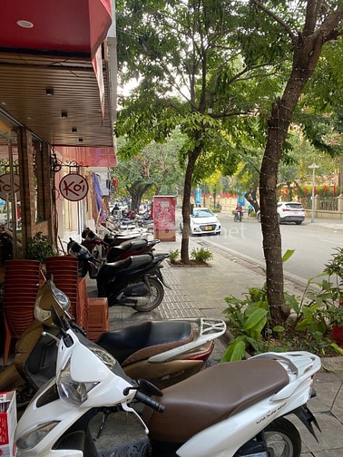 Vị trí đắc địa - đầy đủ tiện nghi - giá cả hợp lí