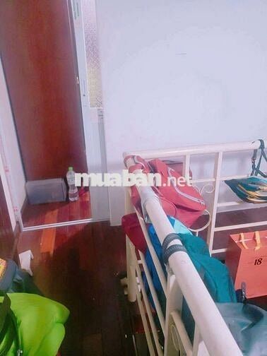 Nhà ĐẦY ĐỦ NỘI THẤT, 2PN Kín+1PN hở chỉ 7,9tr. Q1