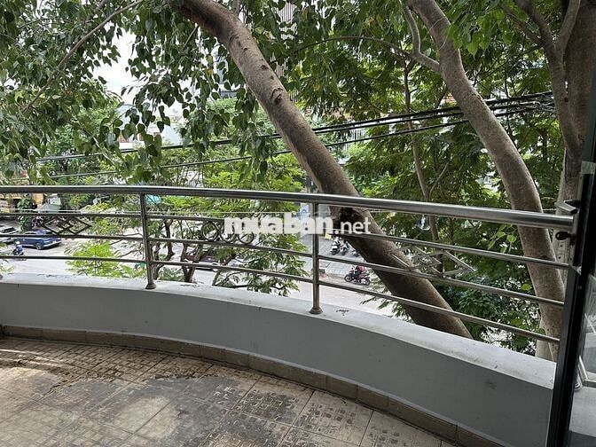 Phòng siu rộng Đặng Thuỳ Trâm, ngay cổng ĐH Văn Lang, full nội thất