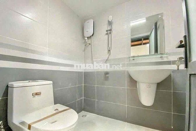 DUPLEX CỬA SỔ TO GẦN UFM - KCX TÂN THUẬN - NGUYỄN THỊ THẬP