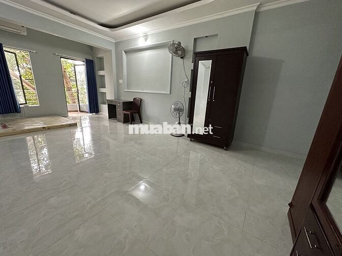 Phòng siu rộng Đặng Thuỳ Trâm, ngay cổng ĐH Văn Lang, full nội thất