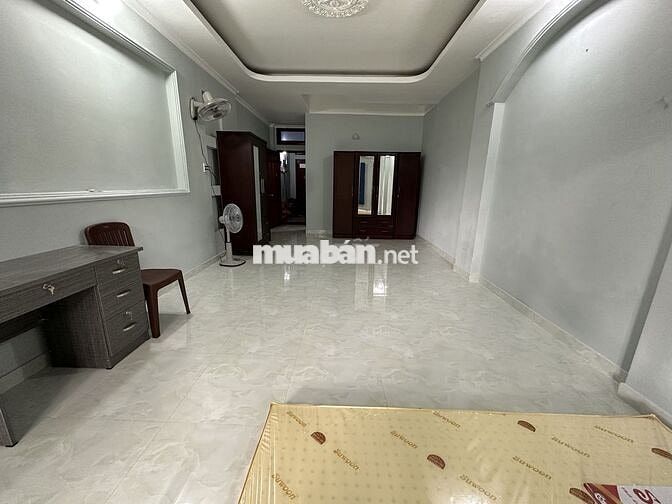 Phòng siu rộng Đặng Thuỳ Trâm, ngay cổng ĐH Văn Lang, full nội thất