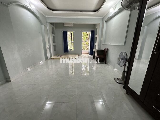 Phòng siu rộng Đặng Thuỳ Trâm, ngay cổng ĐH Văn Lang, full nội thất