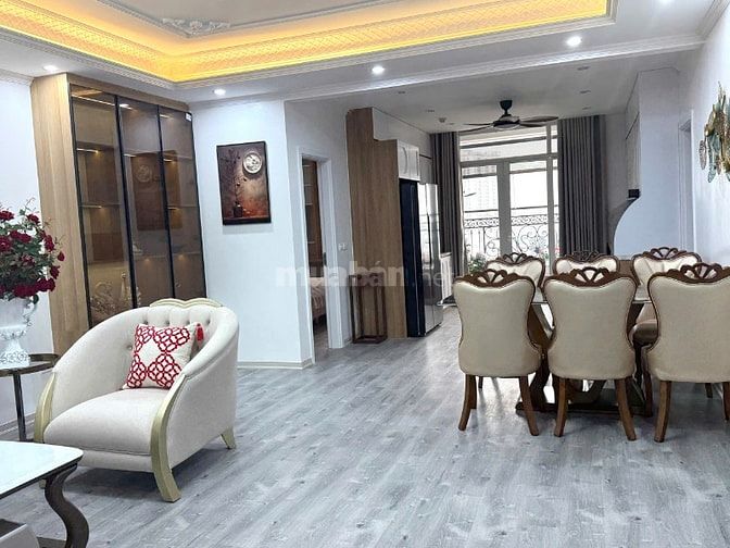 Bán gấp căn hộ CC cao cấp tầng trung phố Minh Khai, Hai Bà Trưng, Hà N