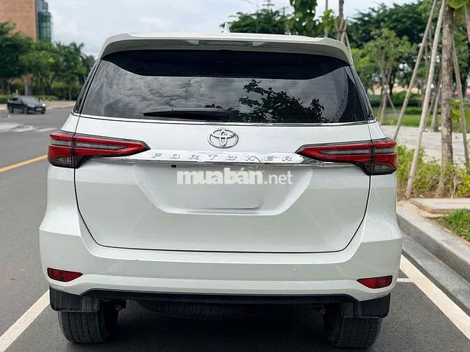 Toyota Fortuner 2024 2.7V 2 cầu Trắng 14.000km