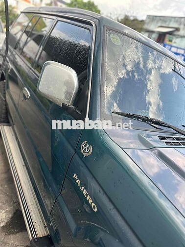 Mitsubishi Pajero 7 chỗ màu Xanh