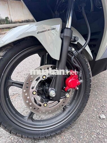 Honda Air Blade 125 2025 Xám xi măng viền đỏ