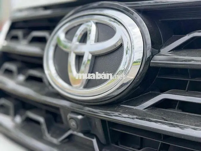 Toyota Fortuner 2024 2.7V 2 cầu Trắng 14.000km