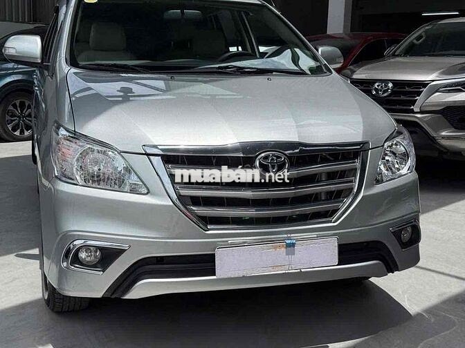 Toyota Innova 2.0V 2016 Bạc