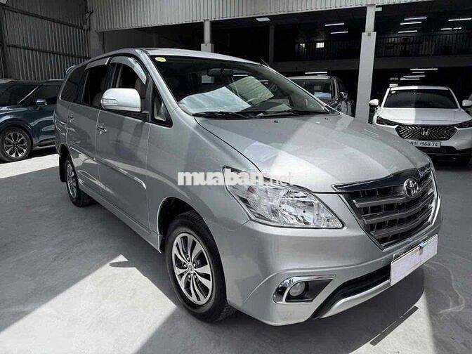 Toyota Innova 2.0V 2016 Bạc