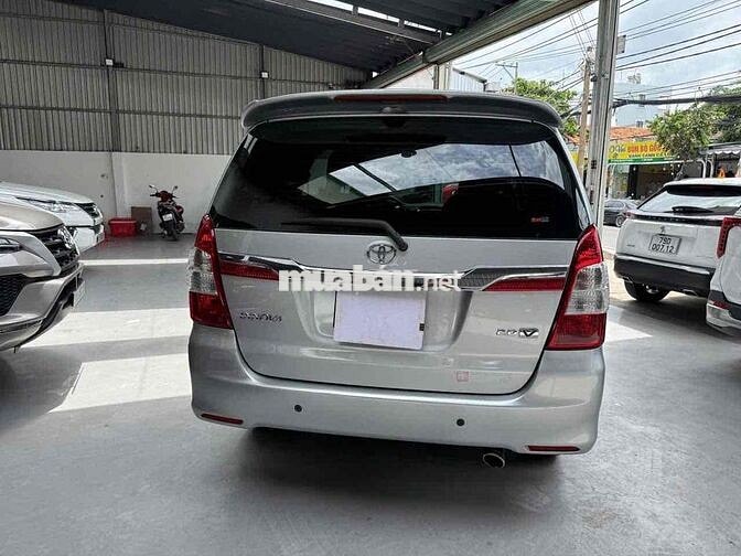 Toyota Innova 2.0V 2016 Bạc