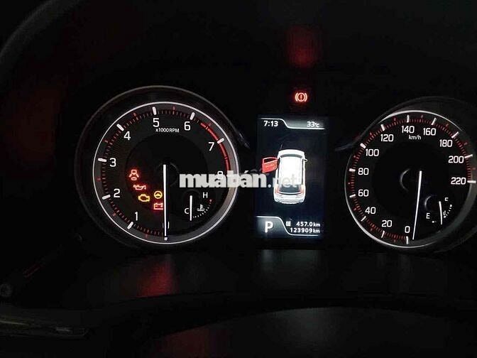 Suzuki XL7 GLX AT Xám 123909 km