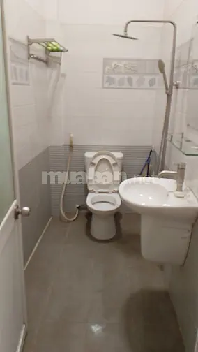 CHO THUÊ NHÀ NGUYÊN CĂN BÌNH TÂN- ĐƯỜNG CHIẾN LƯỢC-ĐẬU Ô TÔ- NHÀ ĐẸP