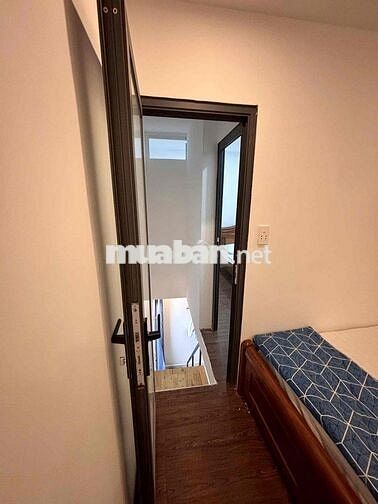 Căn 2 phòng ngủ ở 3-4 người sát đầu cầu Rồng cách biển Mỹ Khê 600 mét