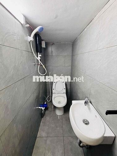 Căn 3 phòng ngủ ở 3-5 người sát đầu cầu Rồng cách biển Mỹ Khê 600 mét