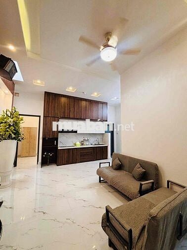 Căn 3 phòng ngủ ở 3-5 người sát đầu cầu Rồng cách biển Mỹ Khê 600 mét