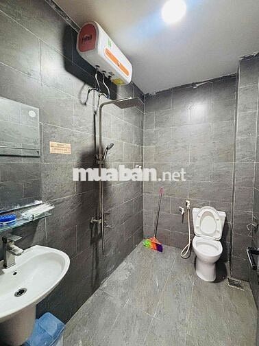 Căn 3 phòng ngủ ở 3-5 người sát đầu cầu Rồng cách biển Mỹ Khê 600 mét